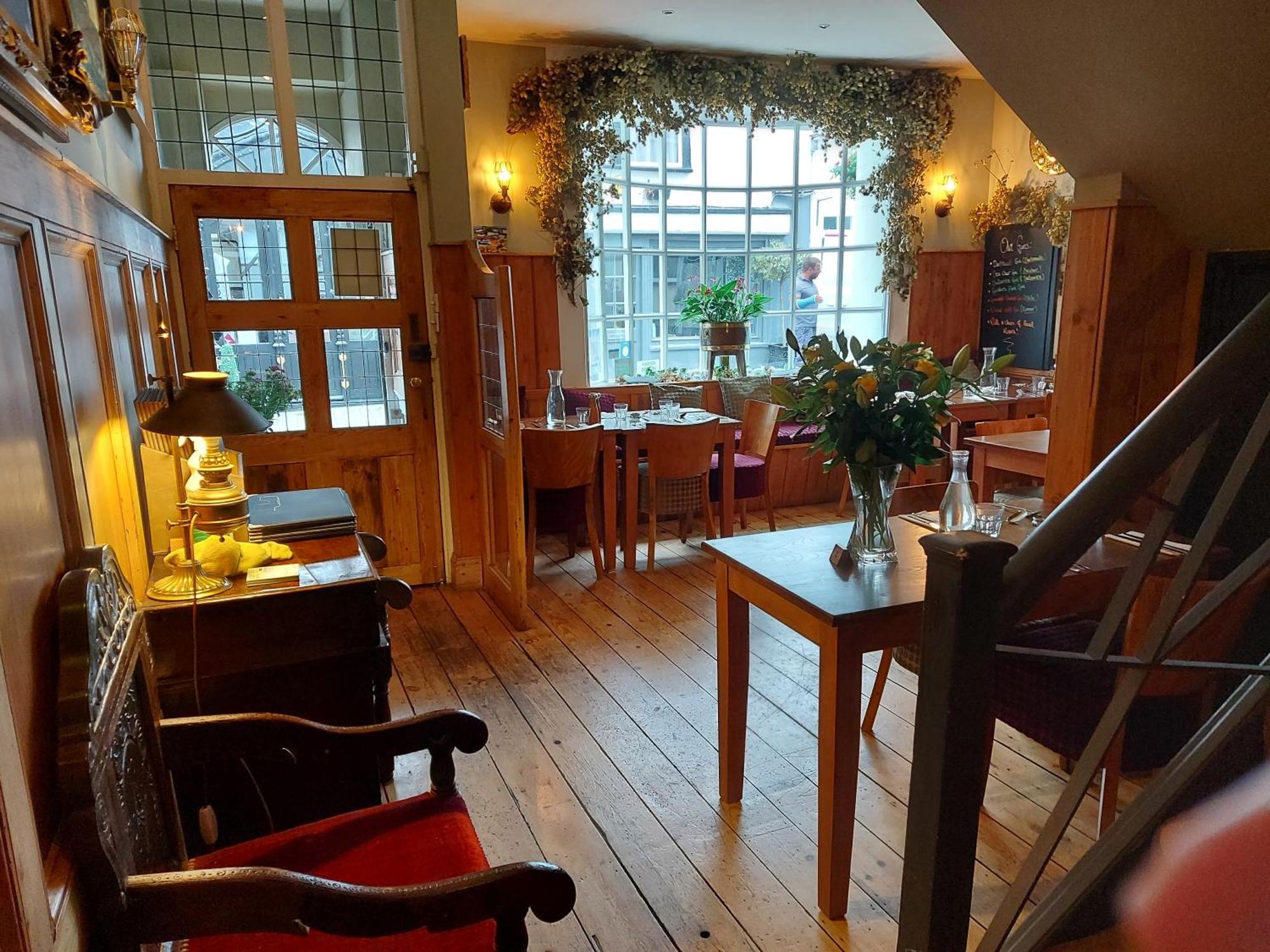 Anzac Street B+Bistro Dartmouth Bagian luar foto