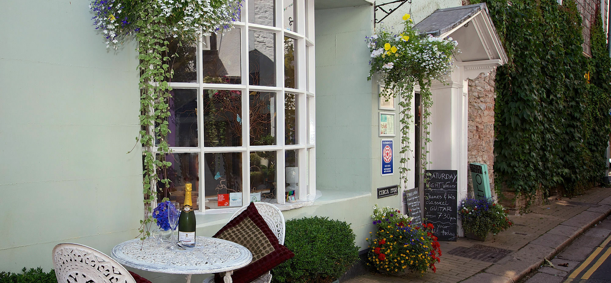 Anzac Street B+Bistro Dartmouth Bagian luar foto